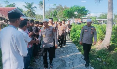 Kapolda Aceh Melayat ke Rumah Duka Istri Personel Polres Pidie