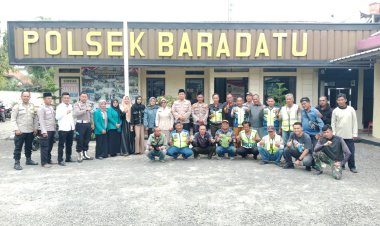 Polisi bersama Pengemudi Ojek dan Mahasiswa Gelar Doa Bersama Untuk Affan Kurniawan di Way Kanan