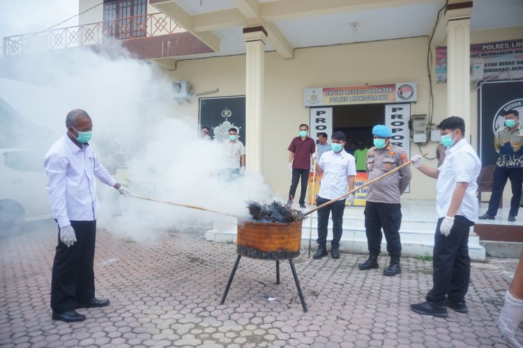 Polres Lhokseumawe Musnahkan Barang Bukti Sabu dan Ganja