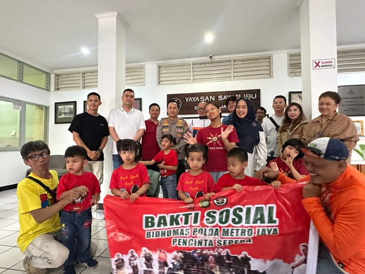 Bidhumas Polda Metro Jaya dan Komunitas Sepeda Gelar Baksos untuk Anak Telantar di Yayasan Sayap Ibu