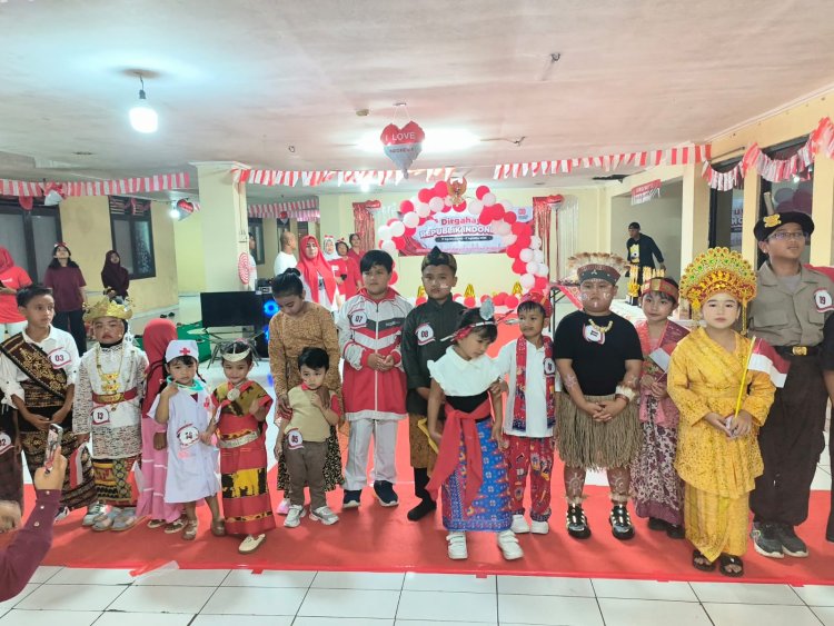 HUT RI ke-80 : Warga Asrama Brimob Batalyon D Pelopot Brimob Polda Metro Jaya Gelar Lomba Meriah Bertema Kebangsaan
