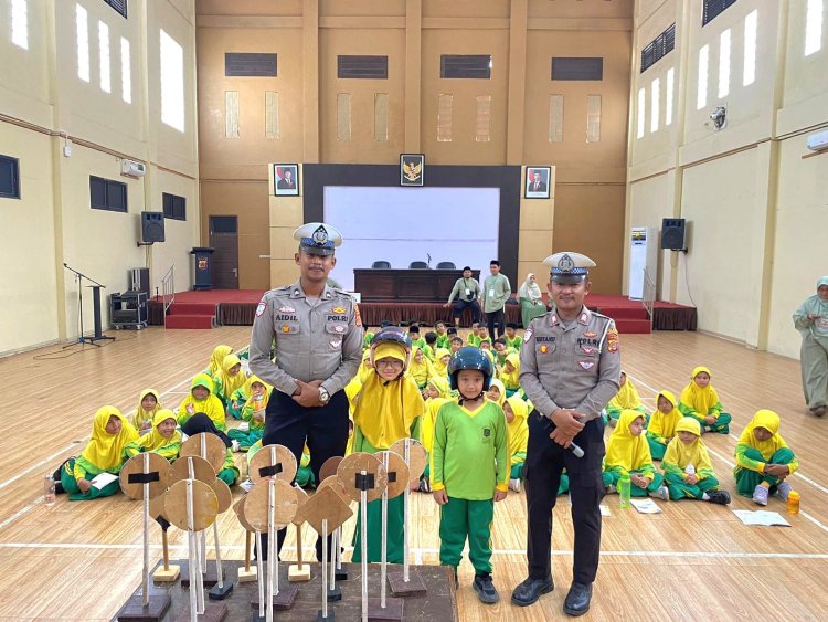 Polisi Sahabat Anak, Satlantas Polres Lhokseumawe Tanamkan Tertib Lalu Lintas Sejak Dini