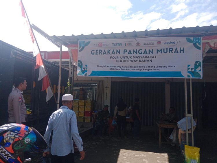 Polres Way Kanan Gelar Gerakan Pangan Murah di Pasar Bandar Sari
