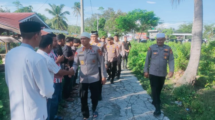 Kapolda Aceh Melayat ke Rumah Duka Istri Personel Polres Pidie