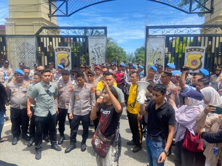 Kapolda Aceh Temui Pendemo: Terima Kasih Sudah Sampaikan Aspirasi dengan Tertib