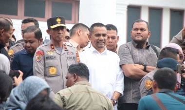 Hadir di Tengah Massa, Kapolda Aceh Tegas Ingatkan Pendemo Agar Tidak Anarkis