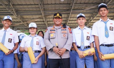 Kapolres Nias Selatan Adakan "Police Goes to School" di SMA Swasta Katolik Bintang Laut Telukdalam