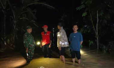 Banjir Bandang dan Longsor Terjang Lampung Barat, Polisi Evakuasi Warga Hingga Tengah Malam