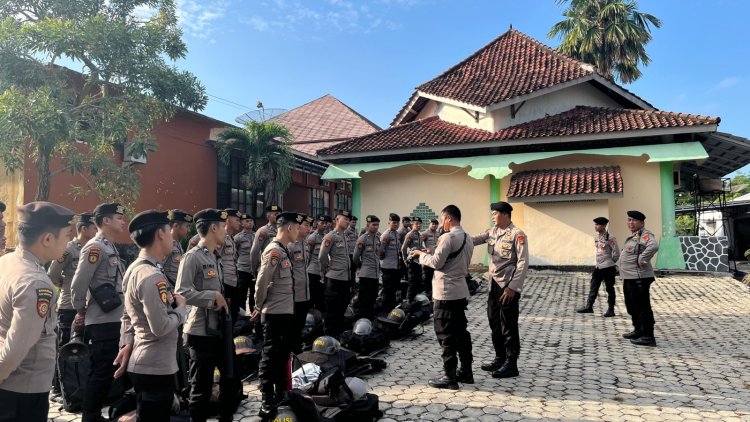 Sambut Aksi Damai di DPRD Way Kanan, Polisi Ajak Mahasiswa Bergandeng Tangan Jaga Kamtibmas