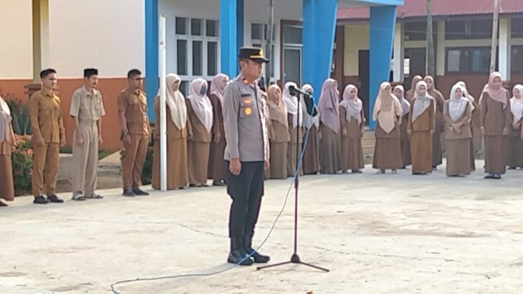 Kapolsek Syamtalira Bayu Jadi Pembina Upacara, Tekankan Pentingnya Mental dan Moral bagi Pelajar