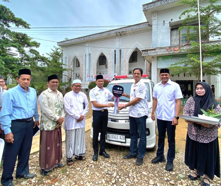 Wabup Aceh Timur T. Zainal Abidin Terima Ambulans Bantuan PT PNM Melalui BAZNAS RI