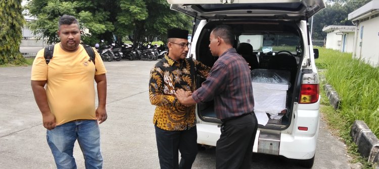 Haji Uma Menyambut Jenazah PMI Aceh Utara di Kuala Namu, BP3MI Aceh Ikut Bantu Armada