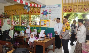 Kapolres Jaksel Tinjau SPPG Polri Pejaten, Pastikan Produksi Sesuai SOP Gizi Nasional