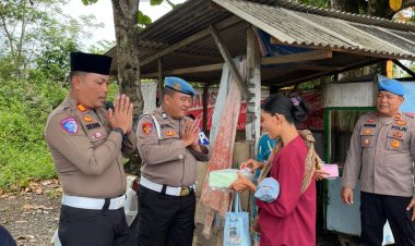 Satlantas Polres Way Kanan Gelar Jumat Berkah di Blambangan Umpu
