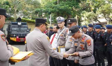 Polres Metro Jakarta Utara Beri Penghargaan kepada Personel Berprestasi