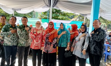 Bupati Way Kanan Ayu Asalasiyah, S.Ked., memberikan arahan pada kegiatan Gerakan Posyandu Aktif  Posyandu Way Pisang, Kampung Way Pisang, Kecamatan Way Tuba, Kamis (9/10/2025).