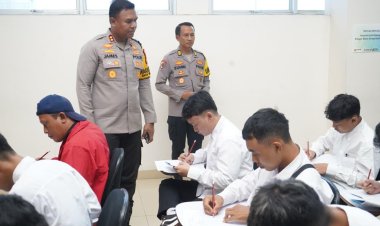Wakapolres Jakut Tinjau Tes Psikologi Relawan SPPG Polri di Kelapa Gading