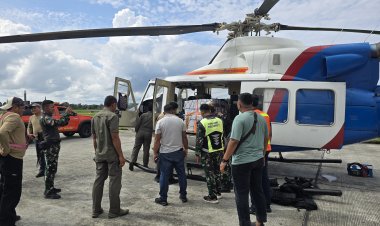 Satgas Ops Damai Cartenz Distribusikan Logistik ke Pos Kiwirok Lewat Airdrop