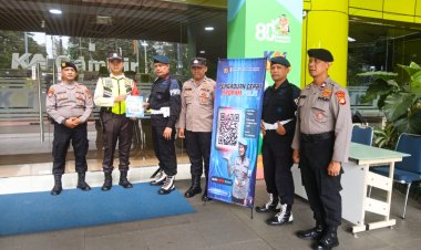 Provos Satbrimob Polda Metro Jaya Sosialisasikan Layanan Pengaduan Masyarakat (Yanduan) Divpropam Polri