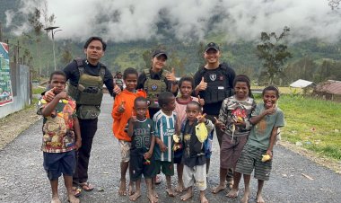 Satgas Ops Damai Cartenz Gelar Pemeriksaan Kesehatan dan Interaksi Humanis Bersama Masyarakat Sinak