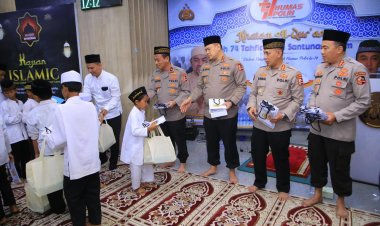 Wujud Peduli Sesama, Humas Polri Berikan Tali Asih Kepada 100 Anak Yatim pada Khatanan HUT Ke-74