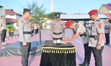Kapolres Pidie Pimpin Upacara Sertijab Kasat Resnarkoba dan Kapolsek Jajaran