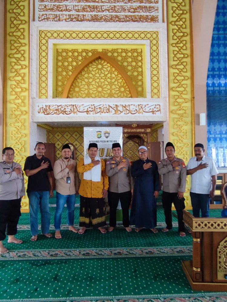Polda Metro Jaya Gelar Program “Satu Jam Mengaji Bersama Polisi” di Masjid At Taqwa PT Taspen