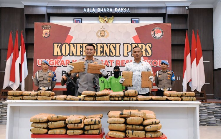 Polres Aceh Timur Gagalkan Penyeludupan 67 Kg Ganja, 2 Pelaku Diamankan