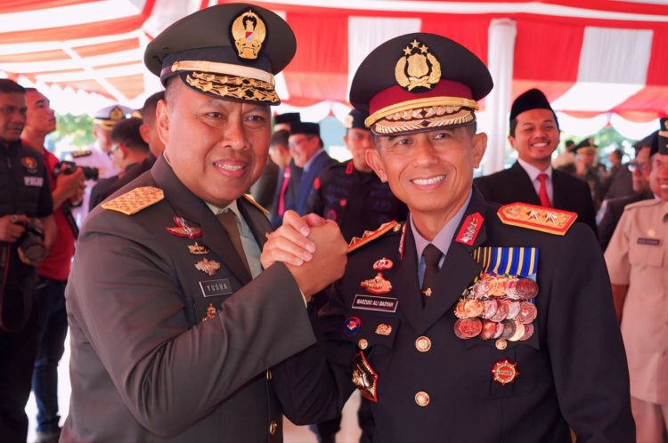 Hadiri Upacara HUT Ke-80 TNI, Kapolda Aceh: Makin Kuat Bersama Rakyat