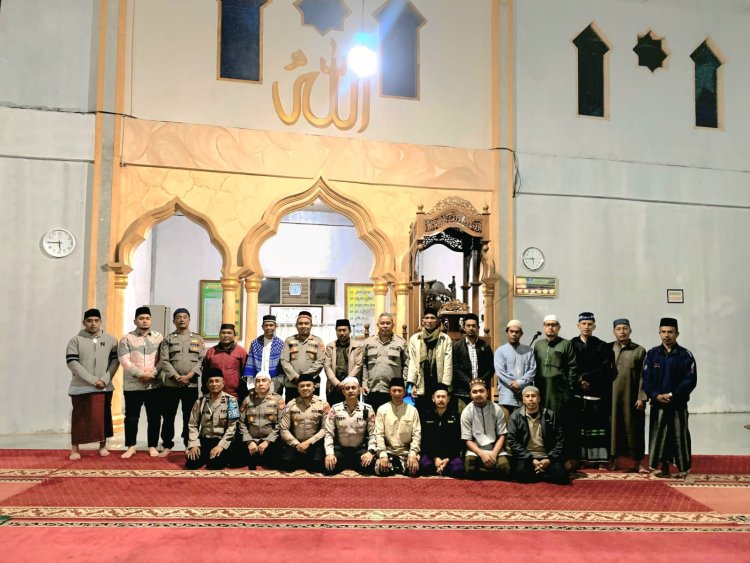 Polres Bener Meriah Gelar Shalat Subuh Keliling di Masjid Al-Mukhlisin, Ajak Warga Perkuat Iman dan Keamanan Lingkungan