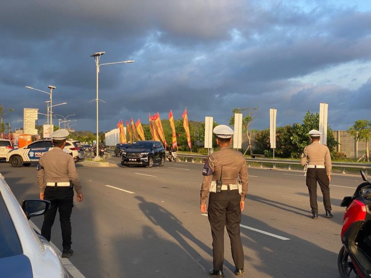 Operasi Lanjutan, Polisi Kawal Ketat Kepulangan Logistik dan Wisatawan Pasca-MotoGP Mandalika 