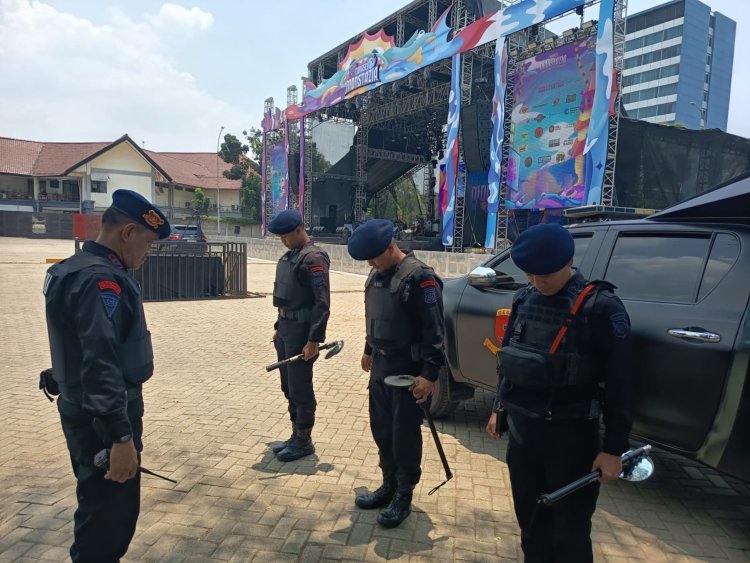 Dukung Kreativitas Generasi Muda, Brimob Polda Metro Jaya Pastikan Keamanan Pentas Carasel Monstazia SMA 68