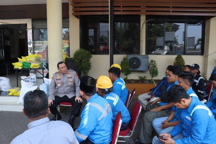 Ngopi Kamtibmas, Kapolres Priok Bangun Silaturahmi Bersama Buruh TKBM