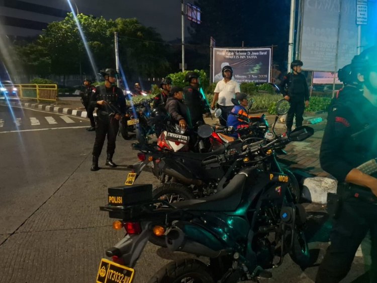 Jaga Jakarta”, Brimob Polda Metro Jaya Gelar Patroli Dialogis Rayonisasi Ciptakan Rasa Aman di Tengah Masyarakat