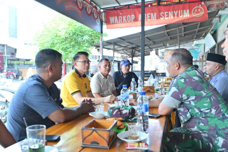 Kapolres Pidie Gelar Jumat Curhat di Kecamatan Simpang Tiga, Ajak Warga Manfaatkan Lahan Kosong untuk Ketahanan Pangan