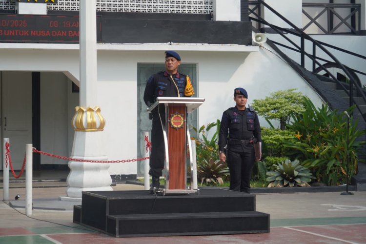 Brimob Polda Metro Jaya Gelar Apel Kesiapsiagaan Pelayanan Aksi Unras Satu Tahun Kabinet Merah Putih