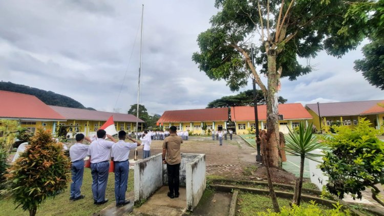Kasat Resnarkoba Polres Bener Meriah Sosialisasi Bahaya Narkoba di SMAN 2 Bukit