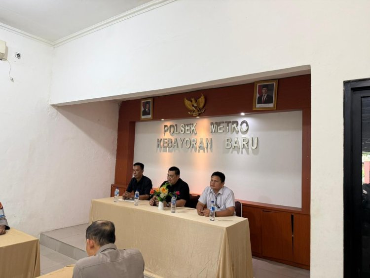 Bidpropam PMJ Sosialisasikan Larangan Hedonisme dan Optimalisasi Whistle Blower System-SP4N Lapor di Polsek Kebayoran Lama