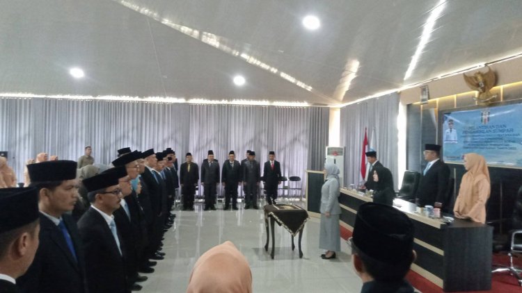 Bupati Way Kanan Ayu Assalasiyah melakukan perombakan (reshuffle)
