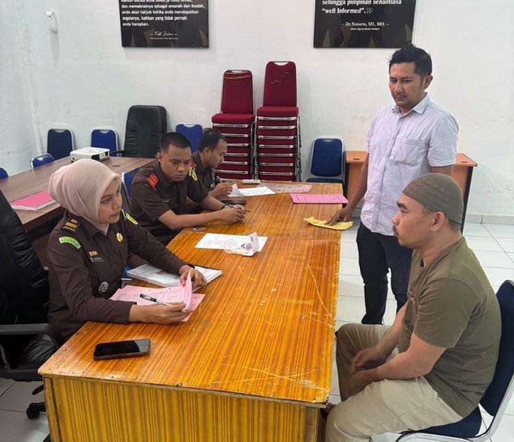 Sat Resnarkoba Polres Aceh Barat Serahkan Tersangka Kasus Sabu ke Kejaksaan Negeri