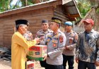 Jumat Berkah, Kapolres Aceh Tengah Tinjau Korban Kebakaran di Delung Sekinel dan Salurkan Bantuan