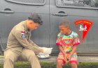 Personel Satgas Ops Damai Cartenz Bagikan Momen Keharmonisan Bersama Anak-Anak di Pegunungan Bintang