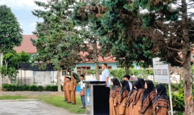 Kasat Resnarkoba Polres Bener Meriah Jadi Pembina Upacara di SMAN 2 Bandar, Sampaikan Sosialisasi Bahaya Narkoba