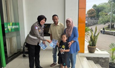 Polantas Menyapa : Wajah Humanis Pelayanan di Samsat Sukabumi   