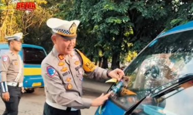 Operasi Zebra Lodaya 2025 : Polres Subang Beri Apresiasi Pengguna Jalan Tertib Lalu Lintas