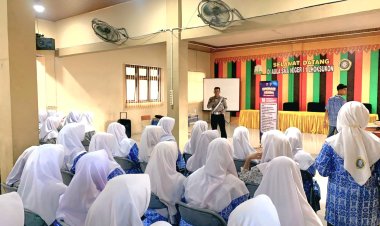 Polantas Menyapa, Satlantas Polres Aceh Utara Edukasi Keselamatan Berkendara di SMAN 1 Lhoksukon