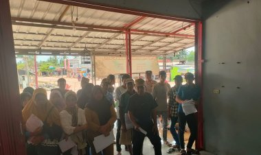 Dukung Progam Pemerintah, Polisi Gelar Pengamanan Penyaluran BLT Kesra di Kantor Pos Pakuan Ratu