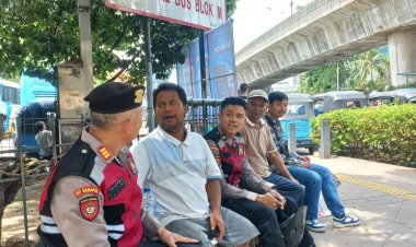Ditsamapta Polda Metro Jaya Gelar Himbauan Kamtibmas di Blok M dalam Operasi ‘Sikat Jaya 2025