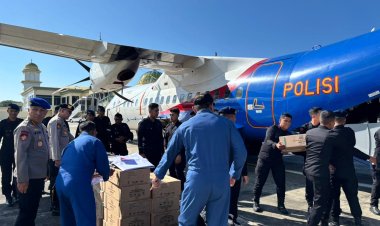 2,5 Ton Logistik dan RON Bantuan Mabes Polri untuk Aceh Tiba di Bandara SIM