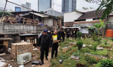 Brimob Polda Metro Jaya Hadirkan Kepedulian untuk Warga Kp. Gasong